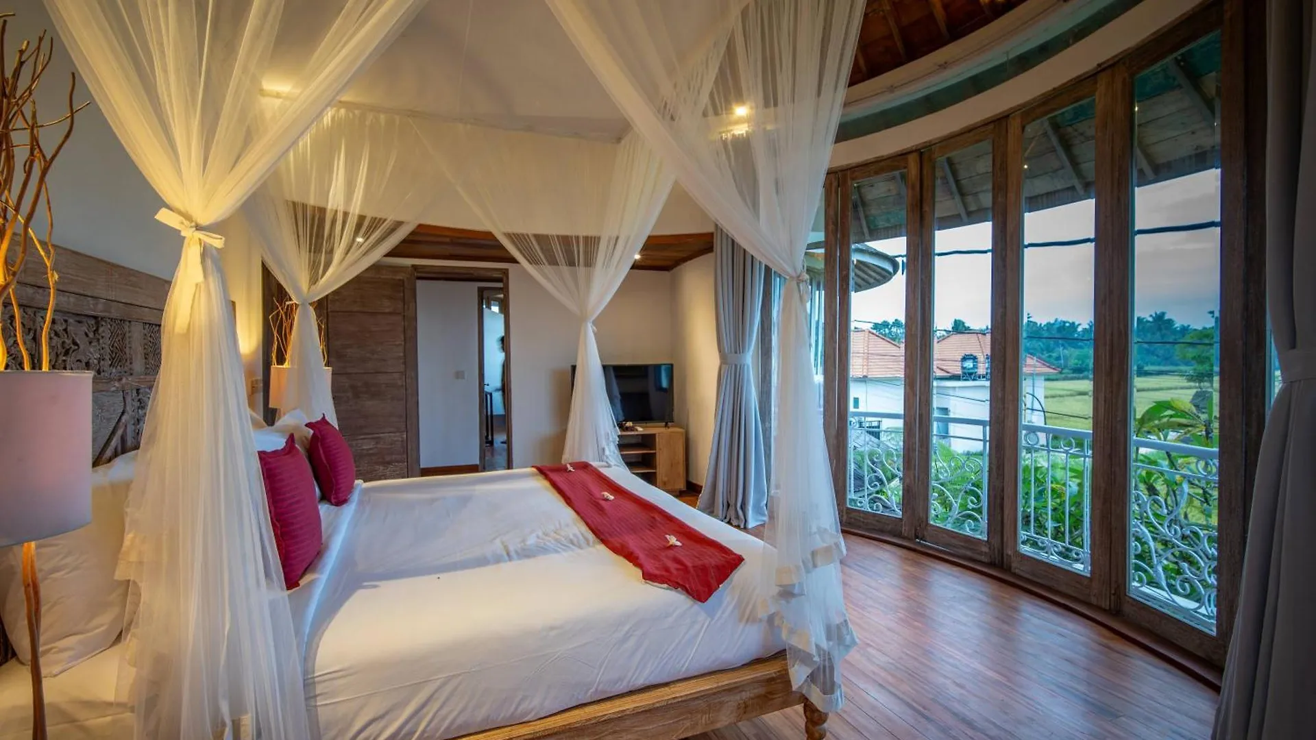 Aryaswara Villa Ubud 3*,  Indonezja